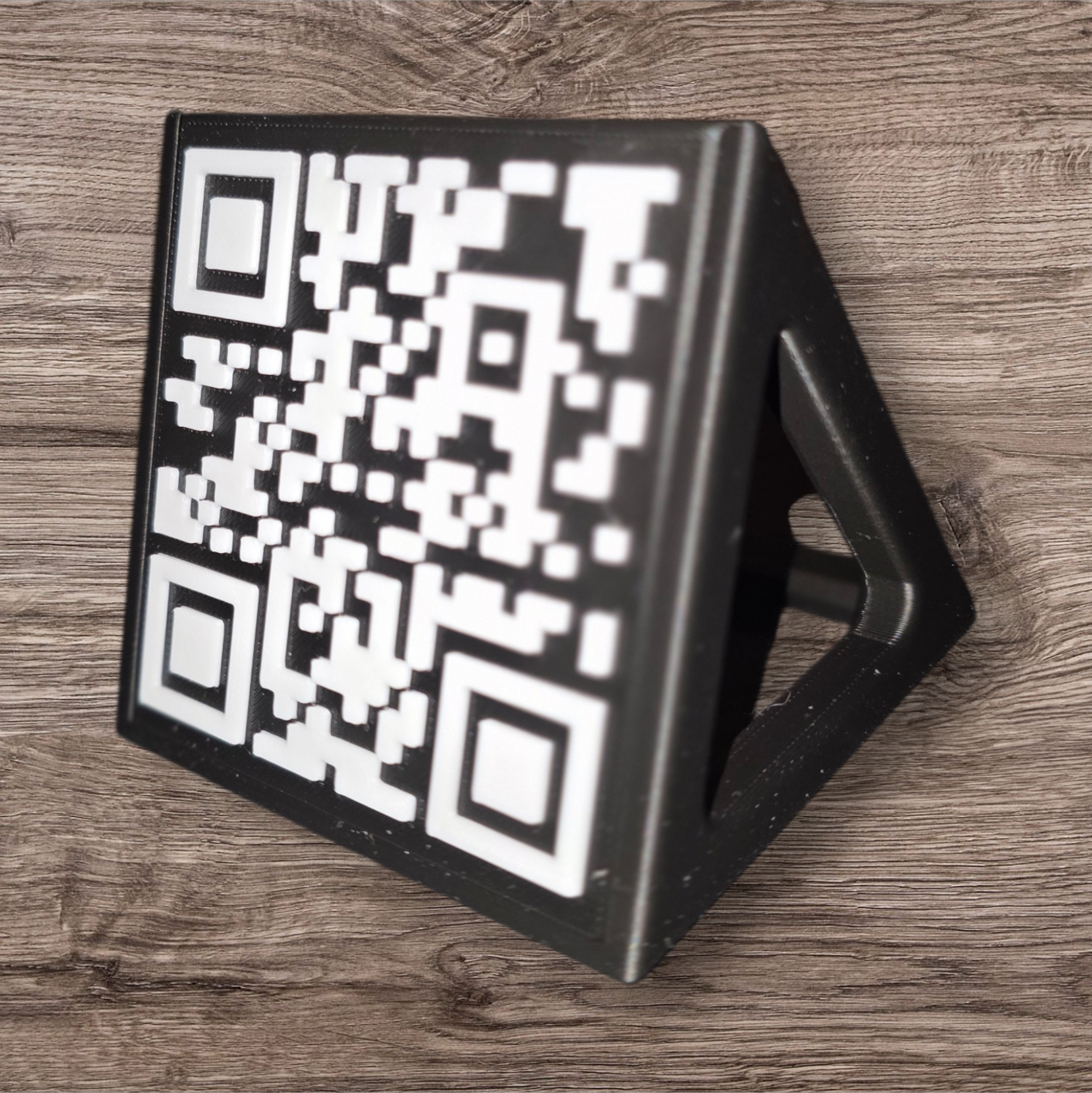 QR Code and Stand – BLP Custom Works